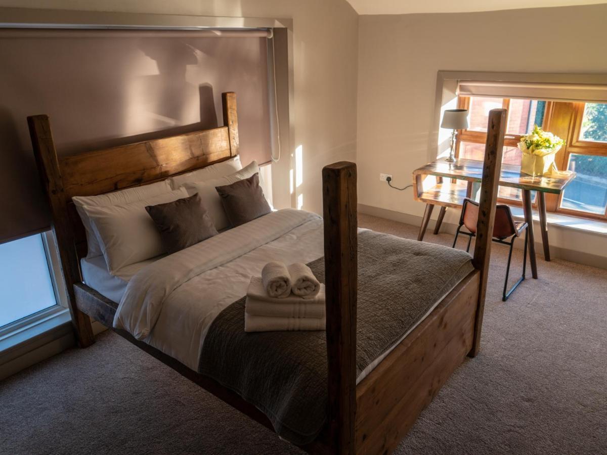 Hotel The Milestone Sowerby Bridge Habitación foto